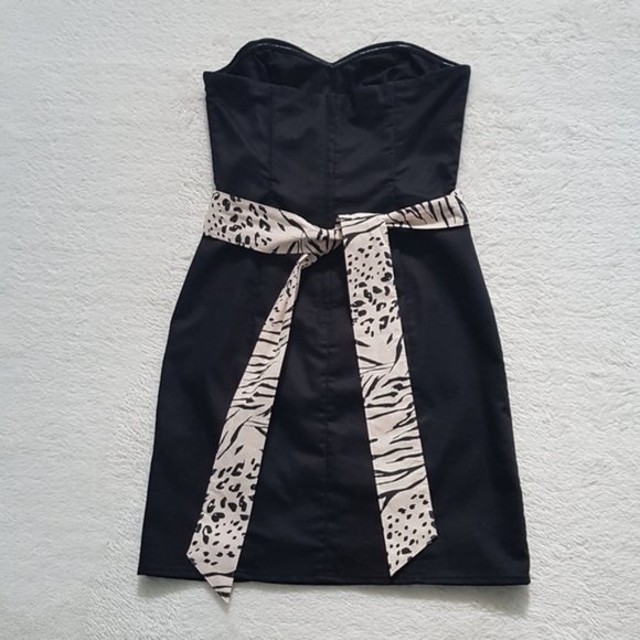 H&M sweetheart strapless LBD removable waist tie - Picture 4 of 11